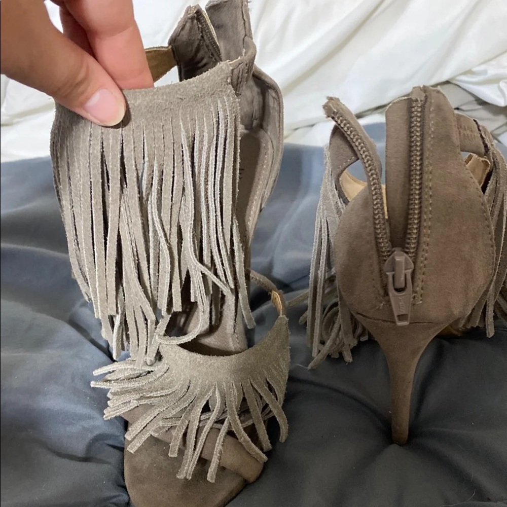 Gray fringed heels